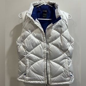 🌿LIKE NEW🌿 Women’s white North face vest
